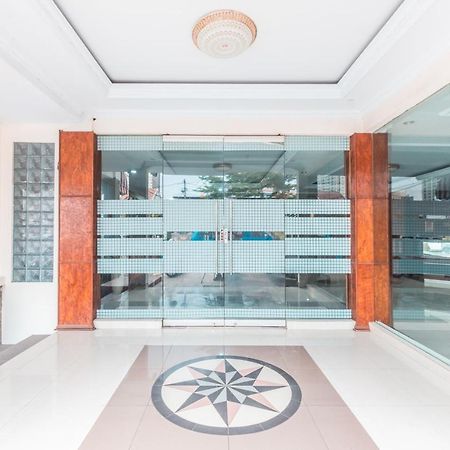 Oyo 1667 Wisma Lux Barkah Jakarta Exteriör bild