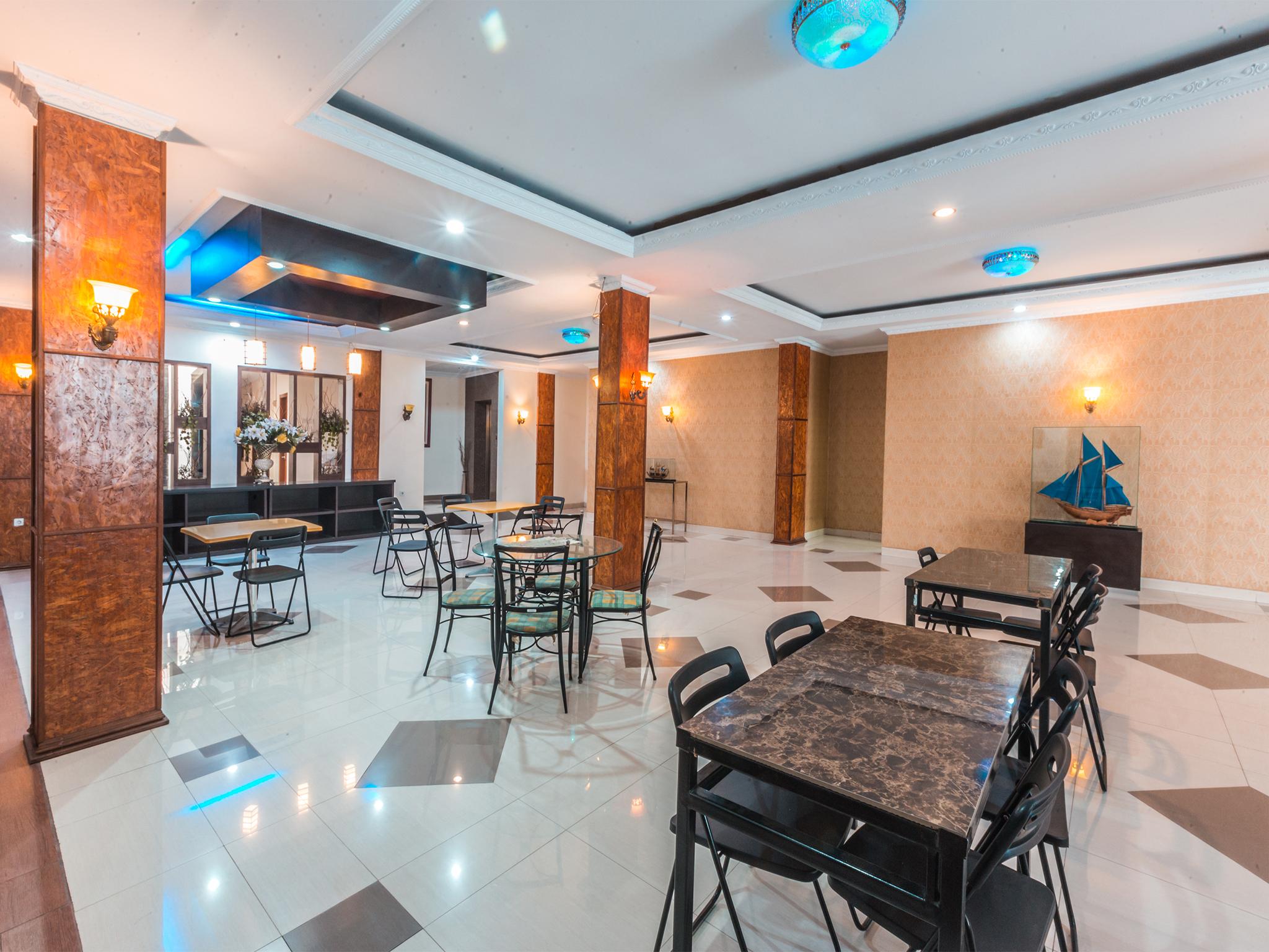 Oyo 1667 Wisma Lux Barkah Jakarta Exteriör bild