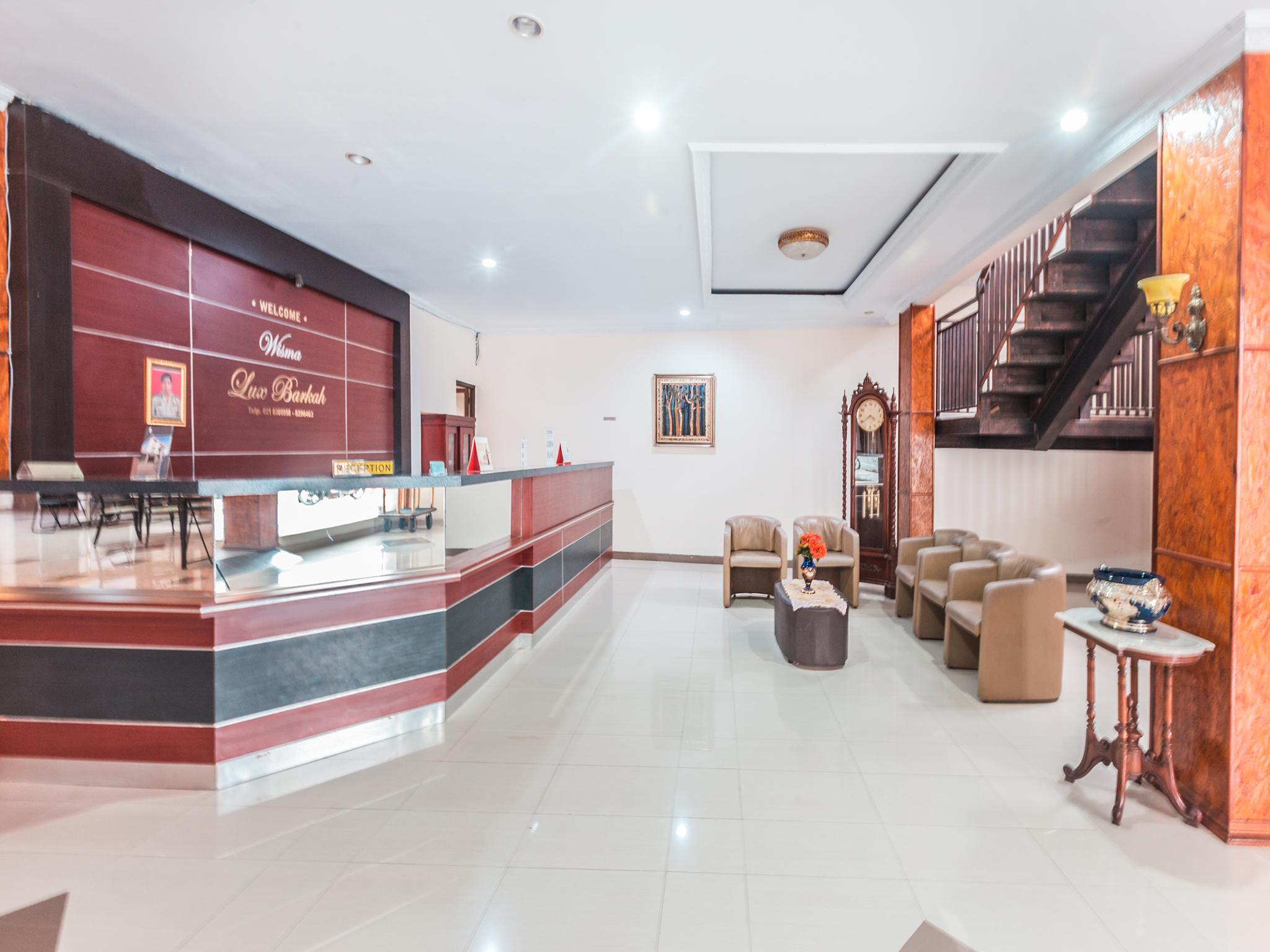 Oyo 1667 Wisma Lux Barkah Jakarta Exteriör bild