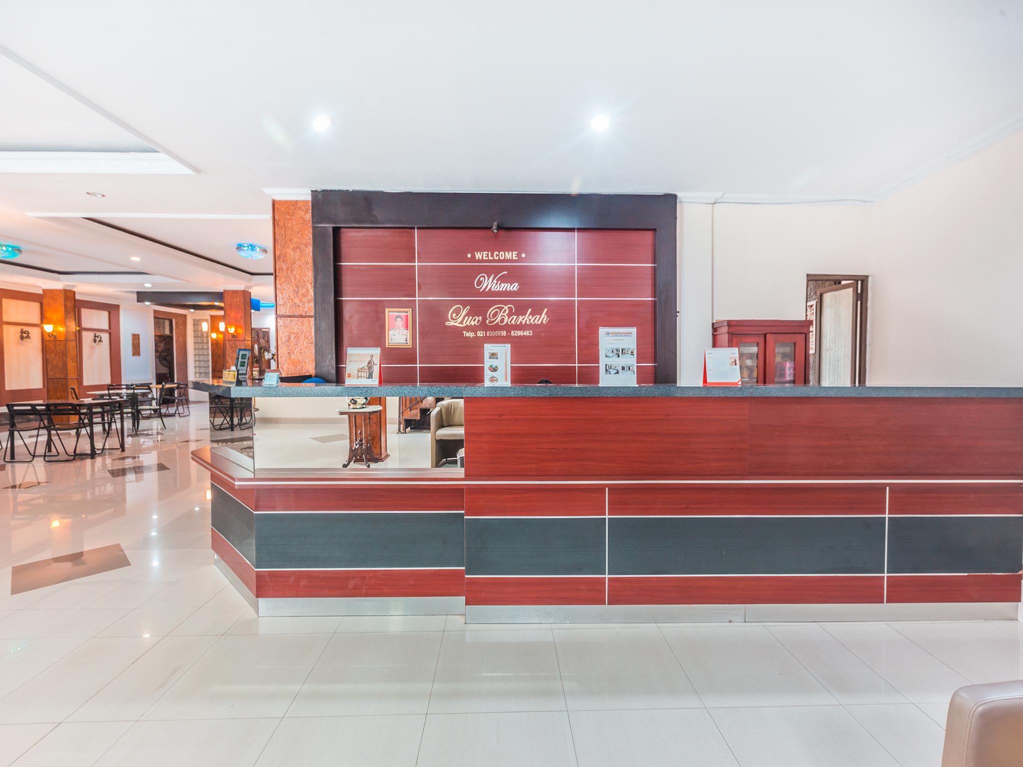 Oyo 1667 Wisma Lux Barkah Jakarta Exteriör bild