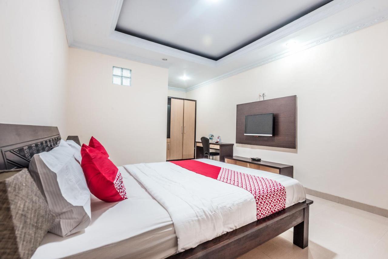 Oyo 1667 Wisma Lux Barkah Jakarta Rum bild