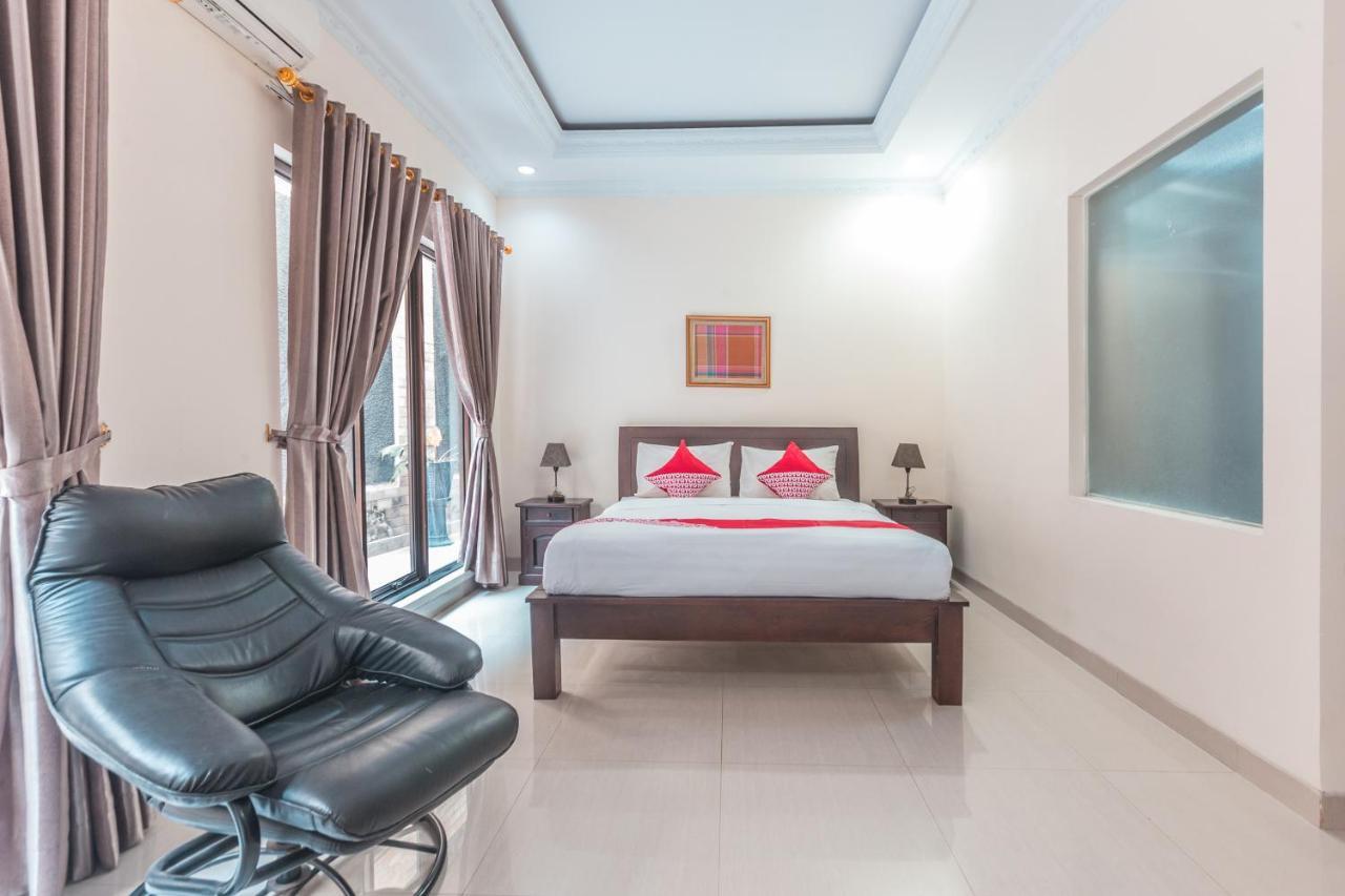 Oyo 1667 Wisma Lux Barkah Jakarta Exteriör bild